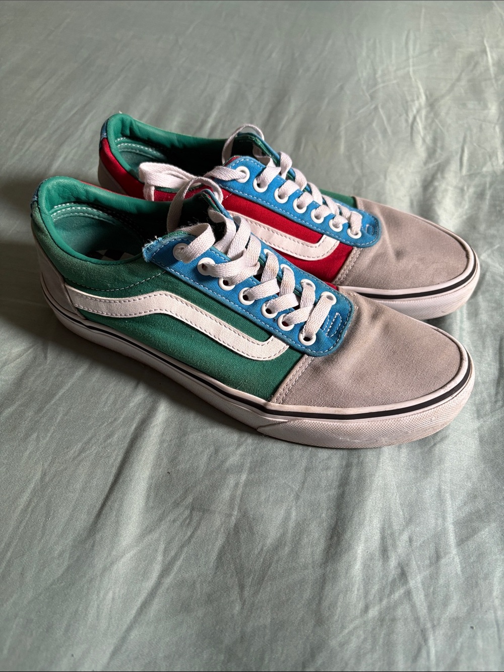 Vans Low-Top Sneakers in Green/Teal/Blue/Red/Grey